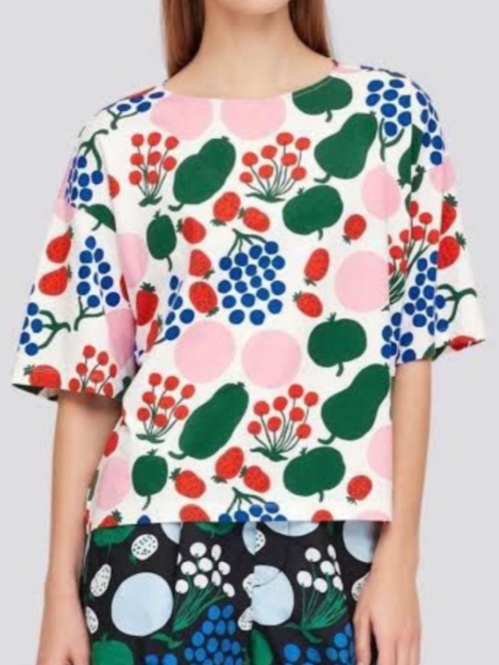 Uniqlo X Marimekko White Fruit Print Short Sleeve Tee Shirt Size Medium